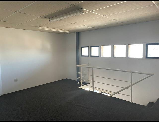 231M² WAREHOUSE TO LET IN BRIARDENE